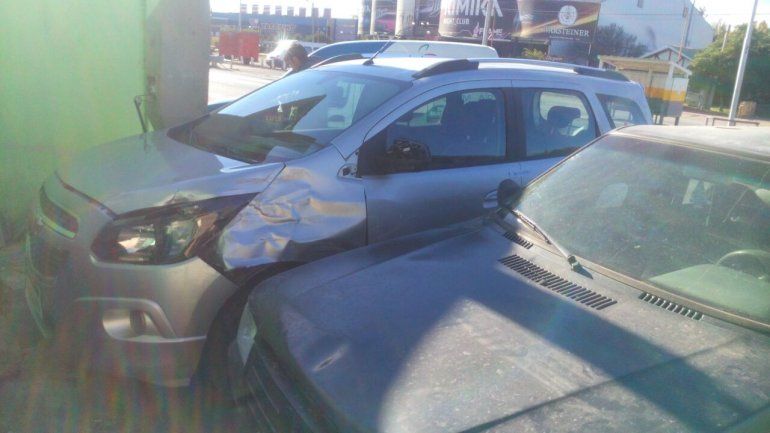 Completamente borracho, chocó tres veces y fue atrapado en la caminera