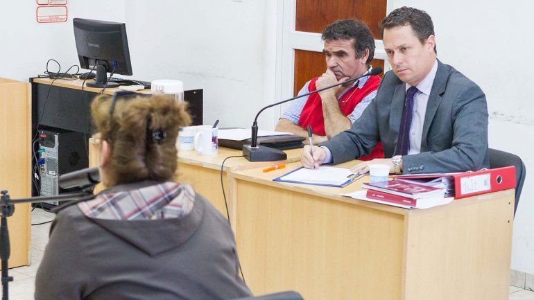 Asesinó a su hermana melliza y busca zafar de prisión por emoción violenta