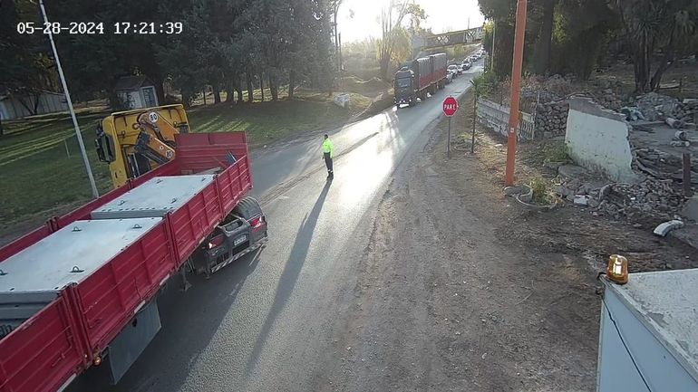 Siguen las multas por no respetar las señales del puente ferroviario