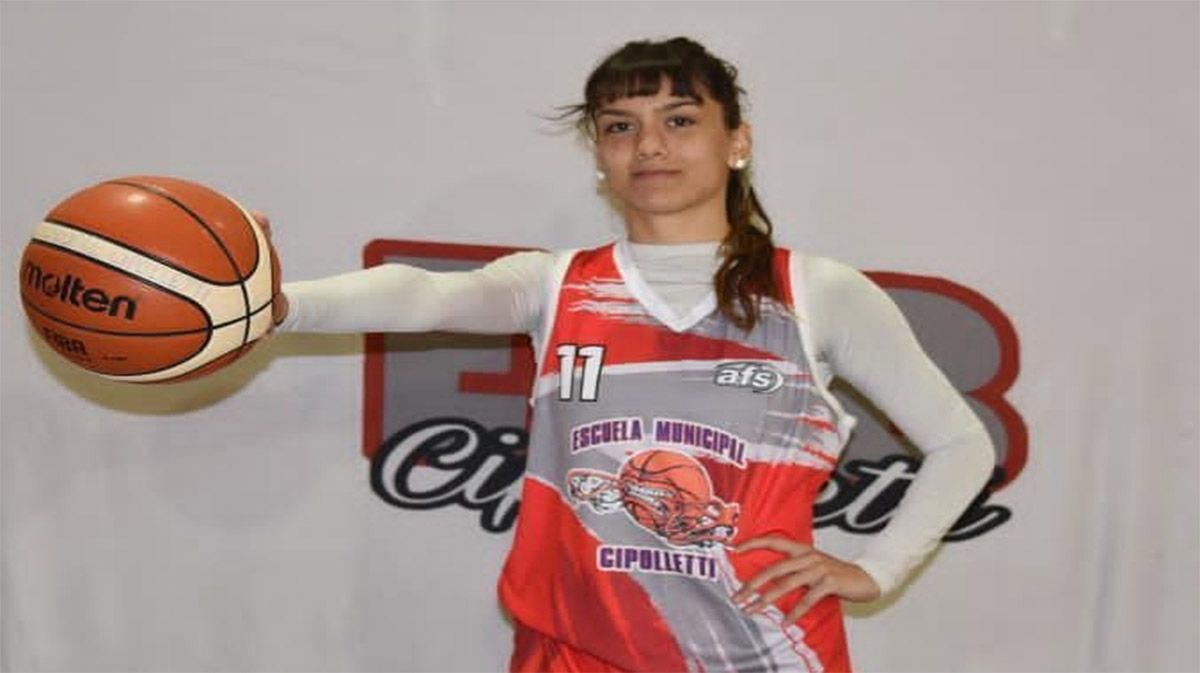 Lara Lencina, basquetcolista de la Escuela Municipal de Cipolletti.