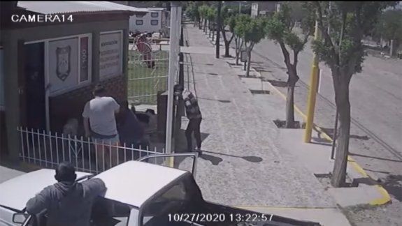 Bomberos le salvaron la vida a un bebé que se atragantó