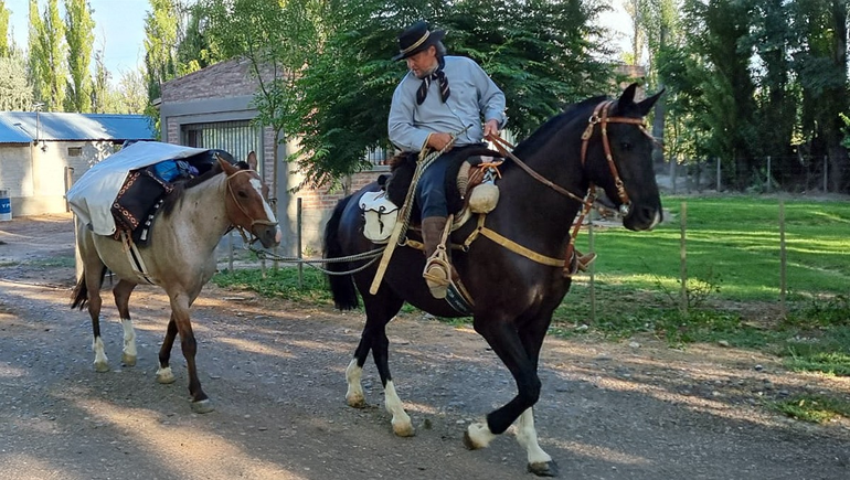 El gaucho Dante tardar&aacute; casi dos meses para llegar a destino y rendirle homenaje a su padre