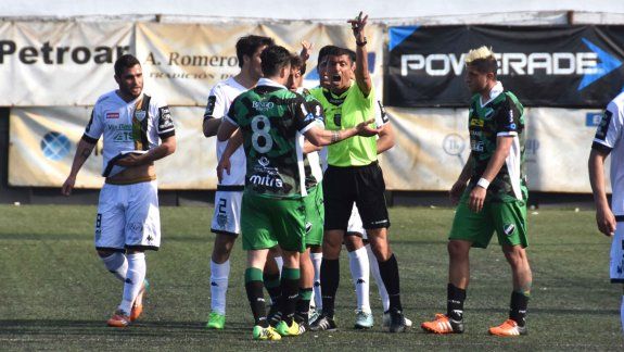 Cipo perdió 1-0 con Villa Mitre y quedó tercero
