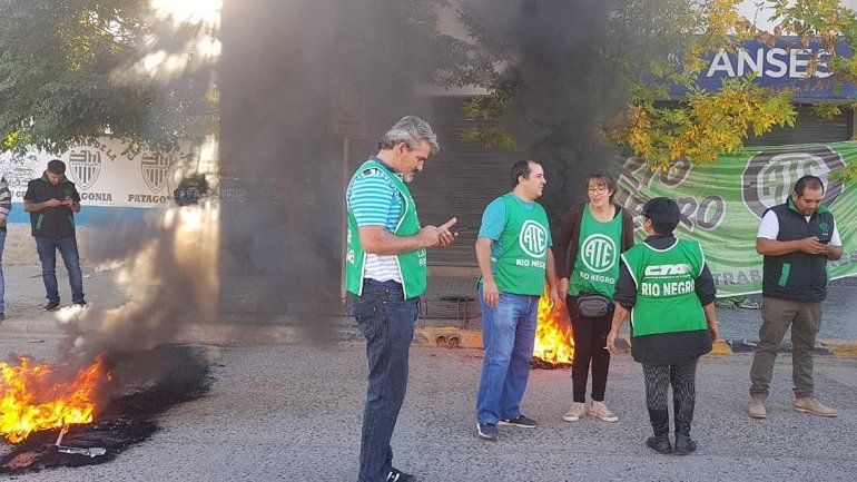 Tensión en la Anses: la Policía Federal impidió el ingreso de los trabajadores