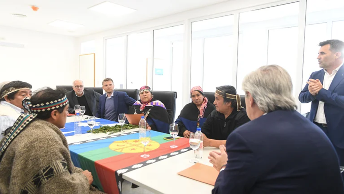 Alberto se reunió con mapuches por la situación en Villa Mascardi