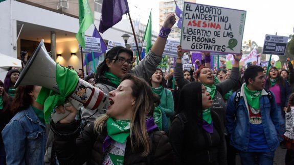 Habrá vigilias y marchas por el aborto legal en toda la región