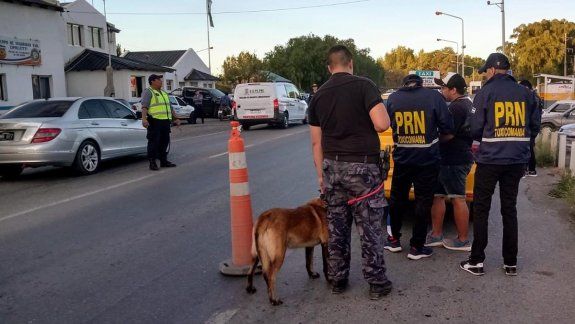Atraparon a taxista con un ladrillo de marihuana y cocaína 