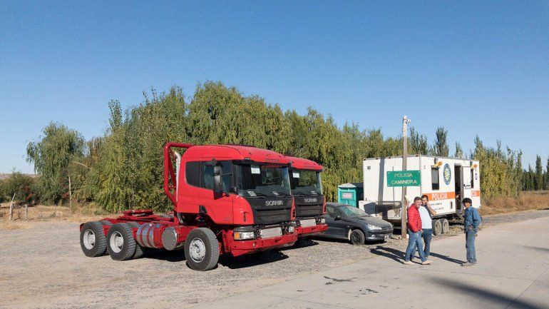 Retuvieron dos camiones por falta de documentación