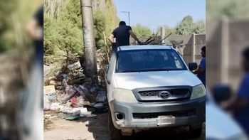 tiro basura en la calle, lo escracharon y la muni le hara la multa