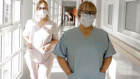Las encargadas de poner las reglas para frenar al virus