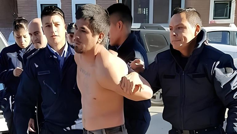 Franco Alí González tiene un amplio prontuario delictivo en Chubut. Fue atrapado en Bariloche tras sufrir un balazo en un ojo. Sospechan que participó en el asalto en el que murio un comerciante.&nbsp;