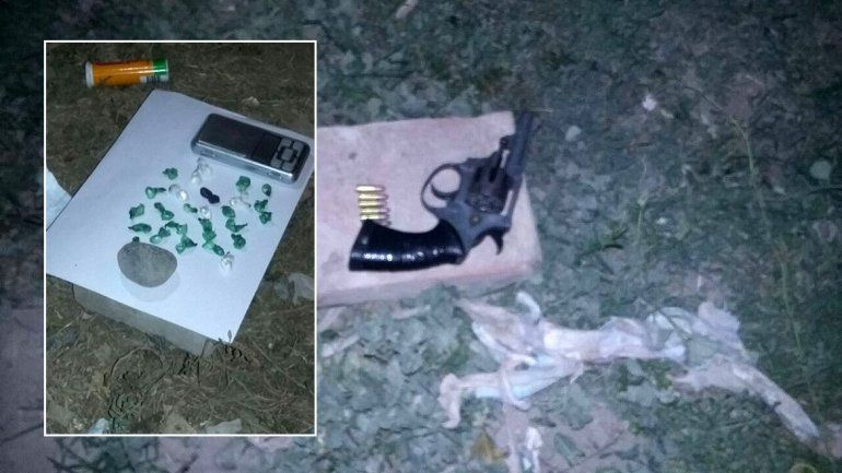 Guerra narco: tras una pelea entre bandas, atraparon a cinco transas con drogas y un arma