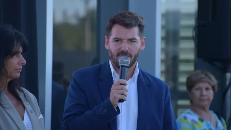 El intendente Rodrigo Buteler se reunirá este martes con representantes de la Fundación Conin para terminar de definir el operativo de distribución de la leche en polvo en la ciudad.
