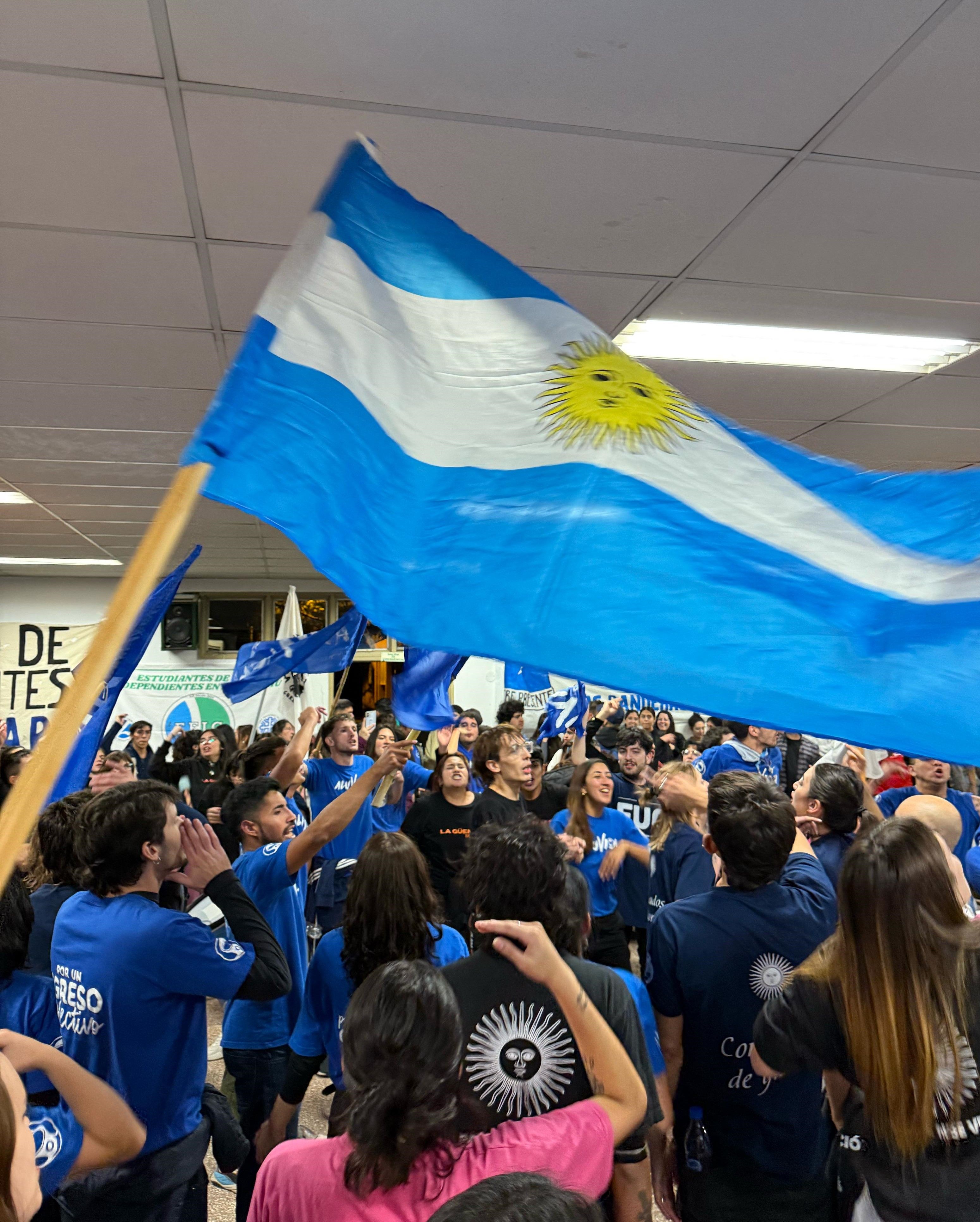 Los estudiantes de la UNCo redoblarán esfuerzos en defensa de la Universidad Pública gratuita y de calidad. La Federación Universitaria del Comahue, organización que los representa, no aflojará en su lucha contra el ajuste del gobierno nacional.