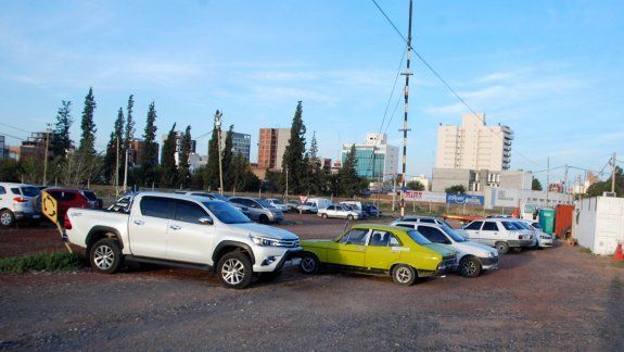 Cada vez son más los autos secuestrados en el predio municipal.Cada vez son más los autos secuestrados en el predio municipal.
