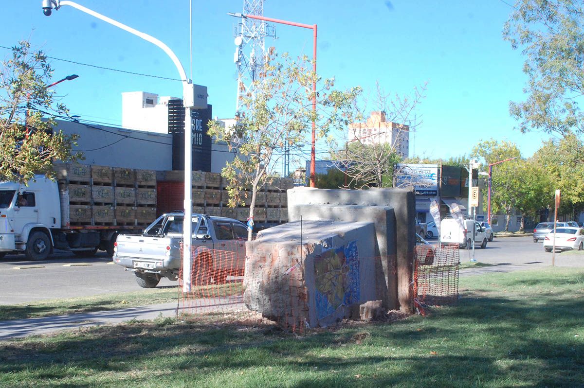 Removieron la escultura de Cristóbal Colón del Paseo Ferroviario