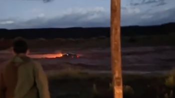 dramatico: tres vehiculos arrastrados por el agua en cercanias de anelo dramatico: tres vehiculos arrastrados por el agua en cercanias de anelo