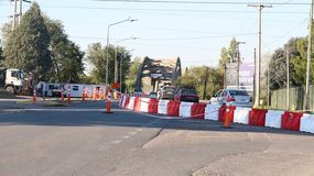 La salida de Neuquén a Cipolletti en plena obra. | LMCipolletti.com La salida de Neuquén a Cipolletti en plena obra.