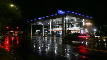 YPF quiere ser la líder de la venta de hamburguesas del país.  REUTERS/Matias Baglietto YPF quiere ser la líder de la venta de hamburguesas del país.  REUTERS/Matias Baglietto