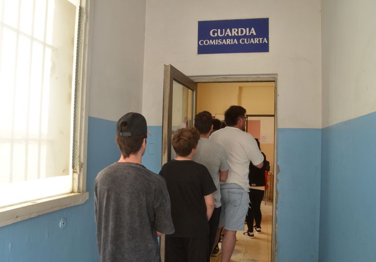 La comisaría cuarta se llenó de gente para justificar su 
