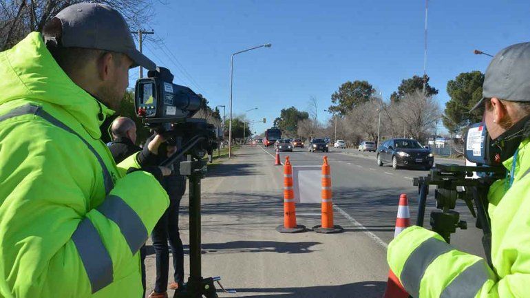 ¡Bajá un cambio!: harán multas a los pisteros en la Ruta 22