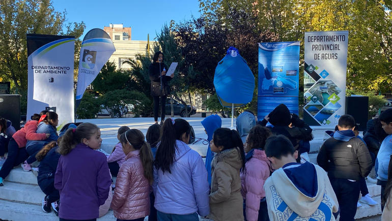 El Municipio de Cipolletti llevó adelante una jornada de concientización sobre el Agua en la ciudad.