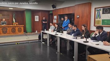 Morello, parado de campera azul, será juzgado nuevamente acusado de un homicidio ocurrido en General Conesa. 