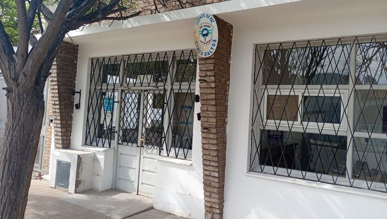 El Juzgado de Paz de Cinco Saltos intervino en el caso de la denuncia presentada por una mujer para que ayuden a su hijo adicto. El Juzgado de Paz de Cinco Saltos intervino en el caso de la denuncia presentada por una mujer para que ayuden a su hijo adicto.