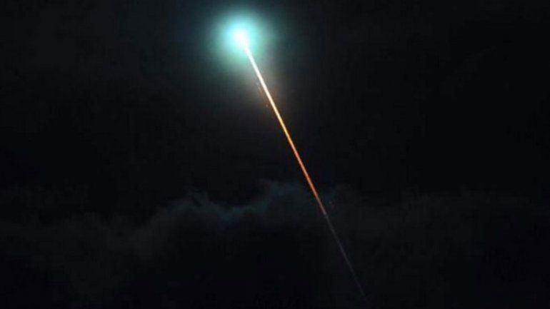 Extrañas luces se desintegraron en el cielo cipoleño (imagen ilustrativa).