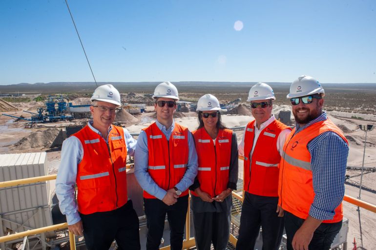 El embajador de Canadá en Argentina visitó la planta de producción de NRG en Allen