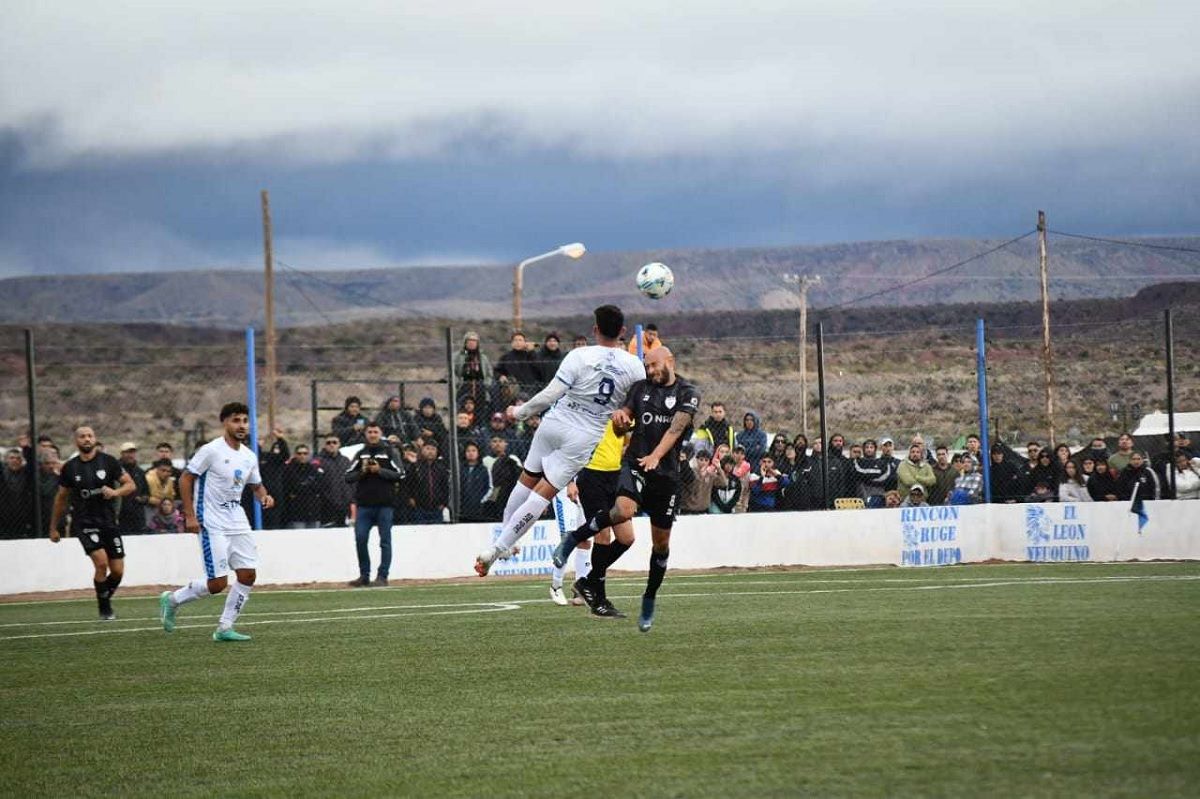 Deportivo Rincón será local nuevamente en el sintético de la Ciudad Deportiva ante Cipolletti. Foto: Miguel Huentecol
