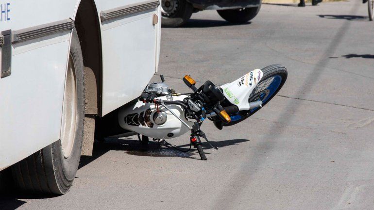 El accidente ocurrió en la rotonda de Mengelle y Avenida La Plata.&nbsp;