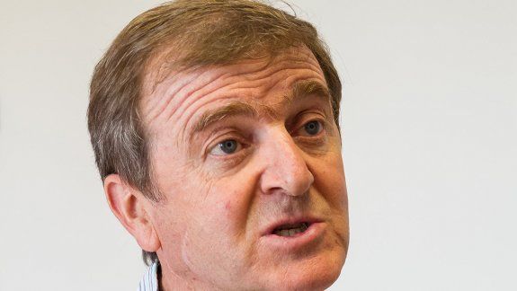 El intendente de Cipolletti, Aníbal Tortoriello, presentó, junto a al equipo técnica de la Municipalidad, el proyecto alternativo al asfalto de la Ruta 22 al intendente de Neuquén, Horacio Quiroga.