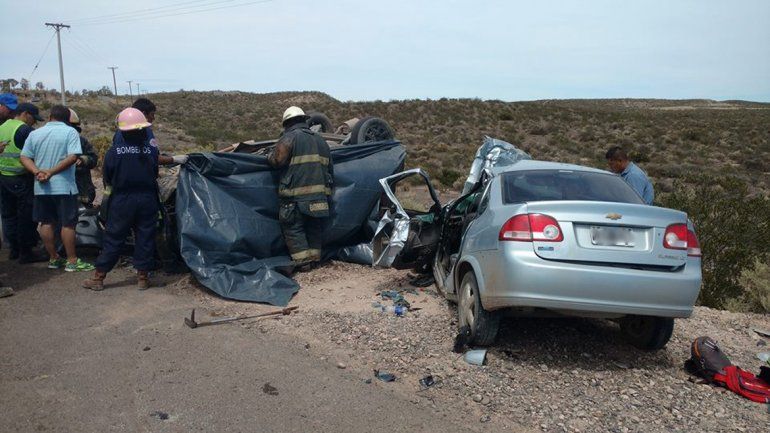 Un choque frontal en Cinco Saltos dejó un saldo de tres muertos