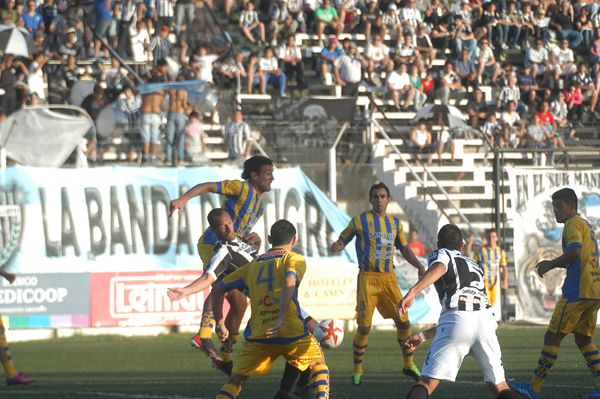 Cipo volvió a la victoria