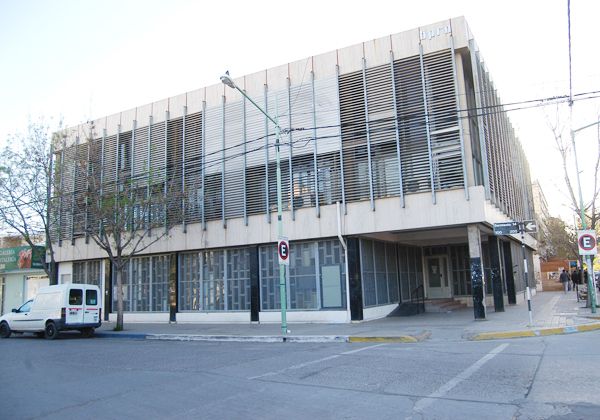 Dueña de garaje debe pagar una moto robada