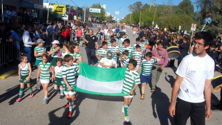 Miles de cipoleños salieron a la calle a celebrar el cumple de la ciudad