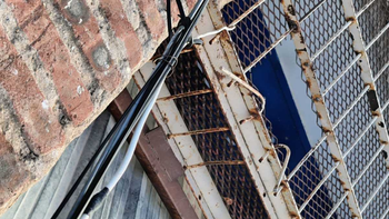 Los barrotes de la cárcel U12 por donde se fugaron los delincuentes en Neuquén.