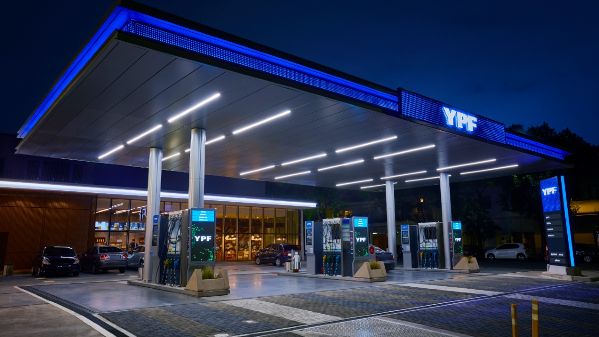 YPF lanza el autodespacho de combustibles con descuentos del 5% y precios dinámicos