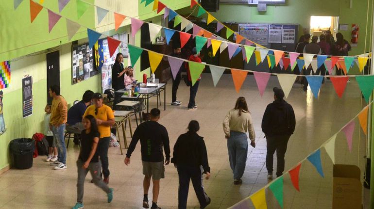 En la escuela 248 sucedieron hechos insólitos. Perlitas que dejaron las elecciones. En la escuela 248 sucedieron hechos insólitos. Perlitas que dejaron las elecciones.