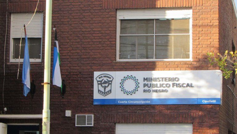 Le pegaron un tiro para robarle las zapatillas