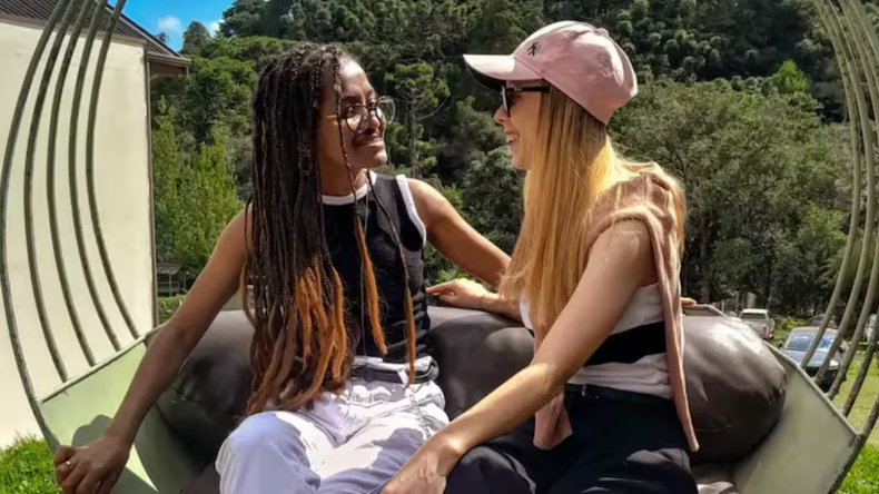 Francília y Luiza se conocieron en un convento y hoy están casadas. Foto: archivo personal tomada de BBC Brasil | LMCipolletti.com Francília y Luiza se conocieron en un convento y hoy están casadas. Foto: archivo personal tomada de BBC Brasil