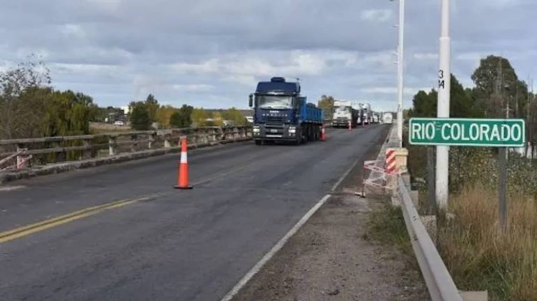 La escena donde ocurrió la desgracia en la ruta 22.