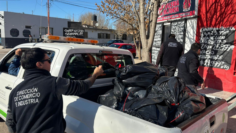 El decomiso y clausura de la carnicería de Cipolletti tuvo lugar esta mañana.&nbsp;
