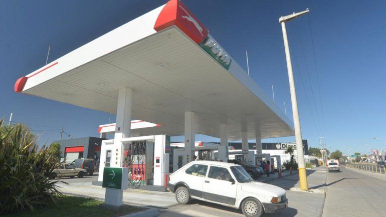 Violento asalto en una estación de servicio en Neuquén: le robaron a playeros y clientes