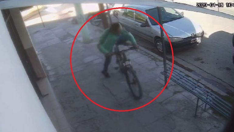 Fue a ponerle el candado a su bicicleta, pero ya se la habían robado