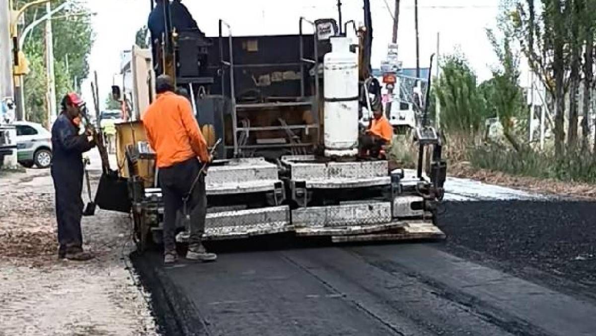 En dos barrios de Cipolletti pagarán el 100% del costo del asfalto.