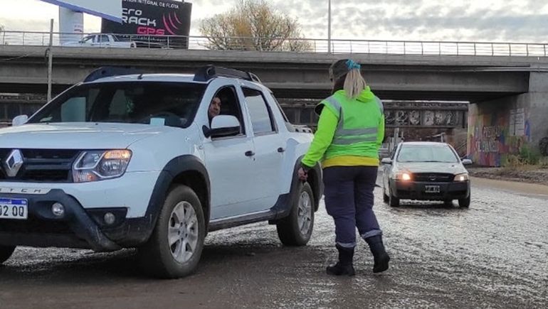 Desvío del tránsito y cambios de recorrido de colectivo: más consecuencias de la crecida del río