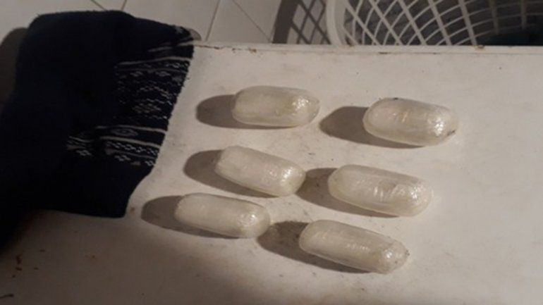 Por primera vez en Río Negro, detuvieron a una mula que transportaba cocaína adentro de su cuerpo