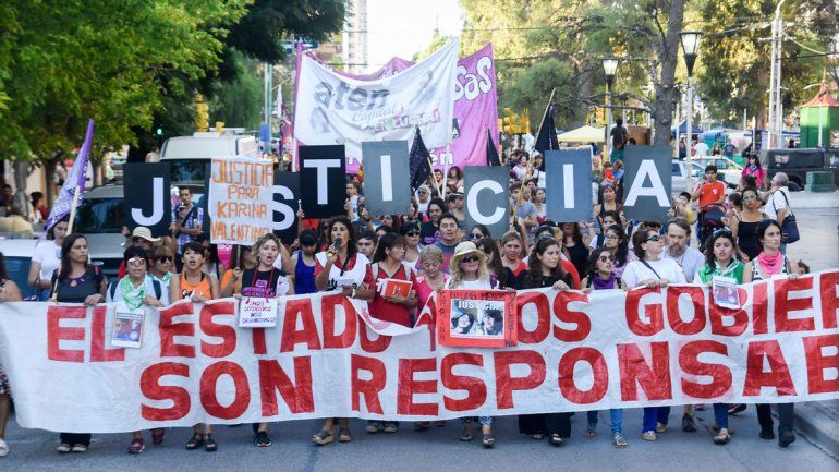 Marcha por el femicidio de Karina y Valentina en Neuquén